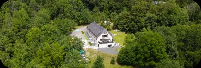 Vue extérieure du chalet traditionnel du Jardin de Marie au Col du Soulor
